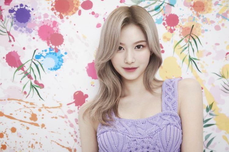 TWICEサナ、韓国コスメブランド「WAKEMAKE（ウェイクメイク