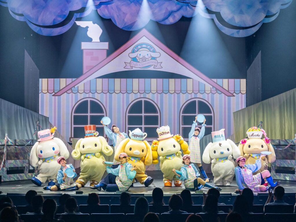 シナモロール主演の冒険ファンタジーミュージカル『シナモロールワンダートリップ ～消えた魔法の秘密～』…